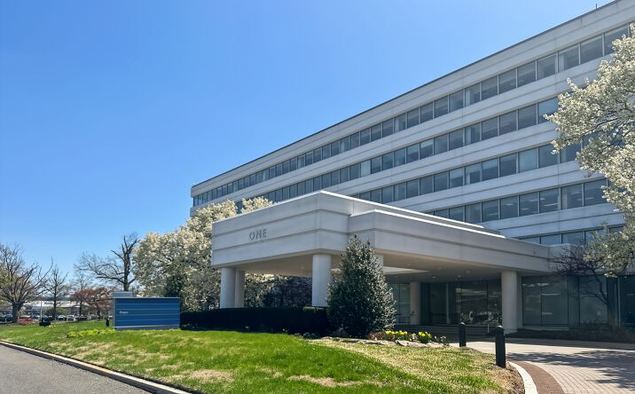 Pictures of Office property located at 1 International Plaza, Suite 550, Philadelphia, Tinicum Township, PA 19113 for lease - image #1