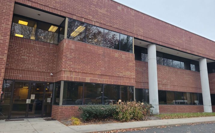 Pictures of Office property located at 100 Horizon Center Blvd., 1st and 2nd Floors, Hamilton, Hamilton Township, NJ 08691 for lease - image #1