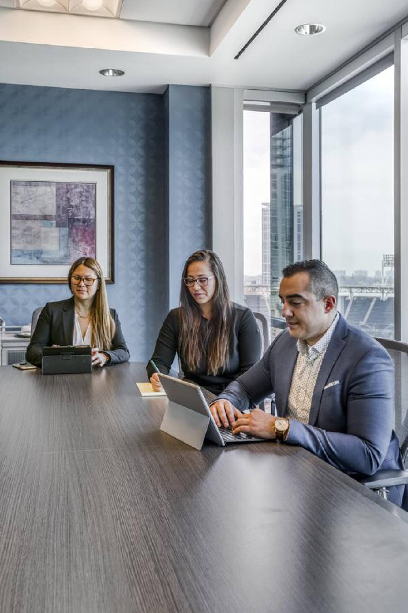 3648946