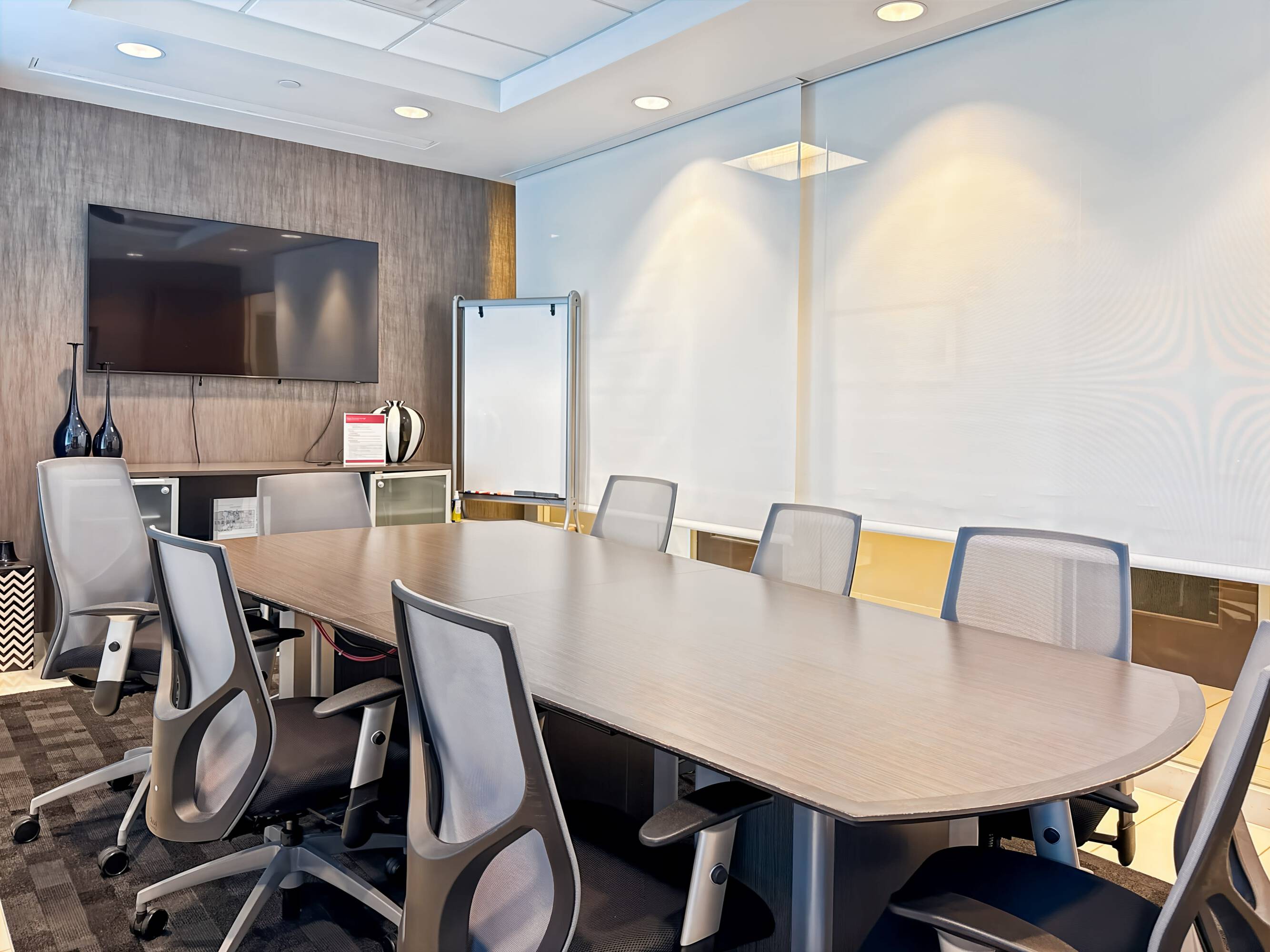 3649922