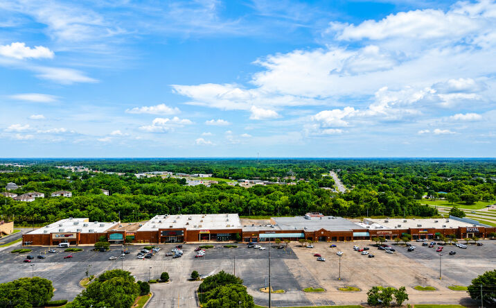 Pictures of Retail property located at 3987 - 4075 Eastern Boulevard, Montgomery, AL 36116 for lease - image #1