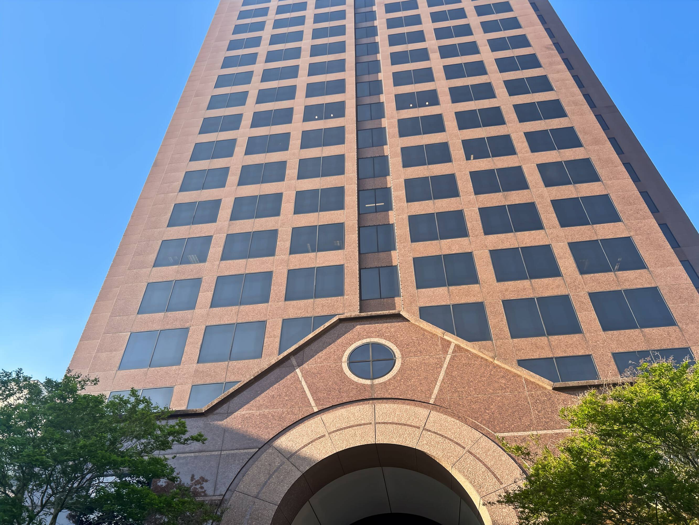 3655888