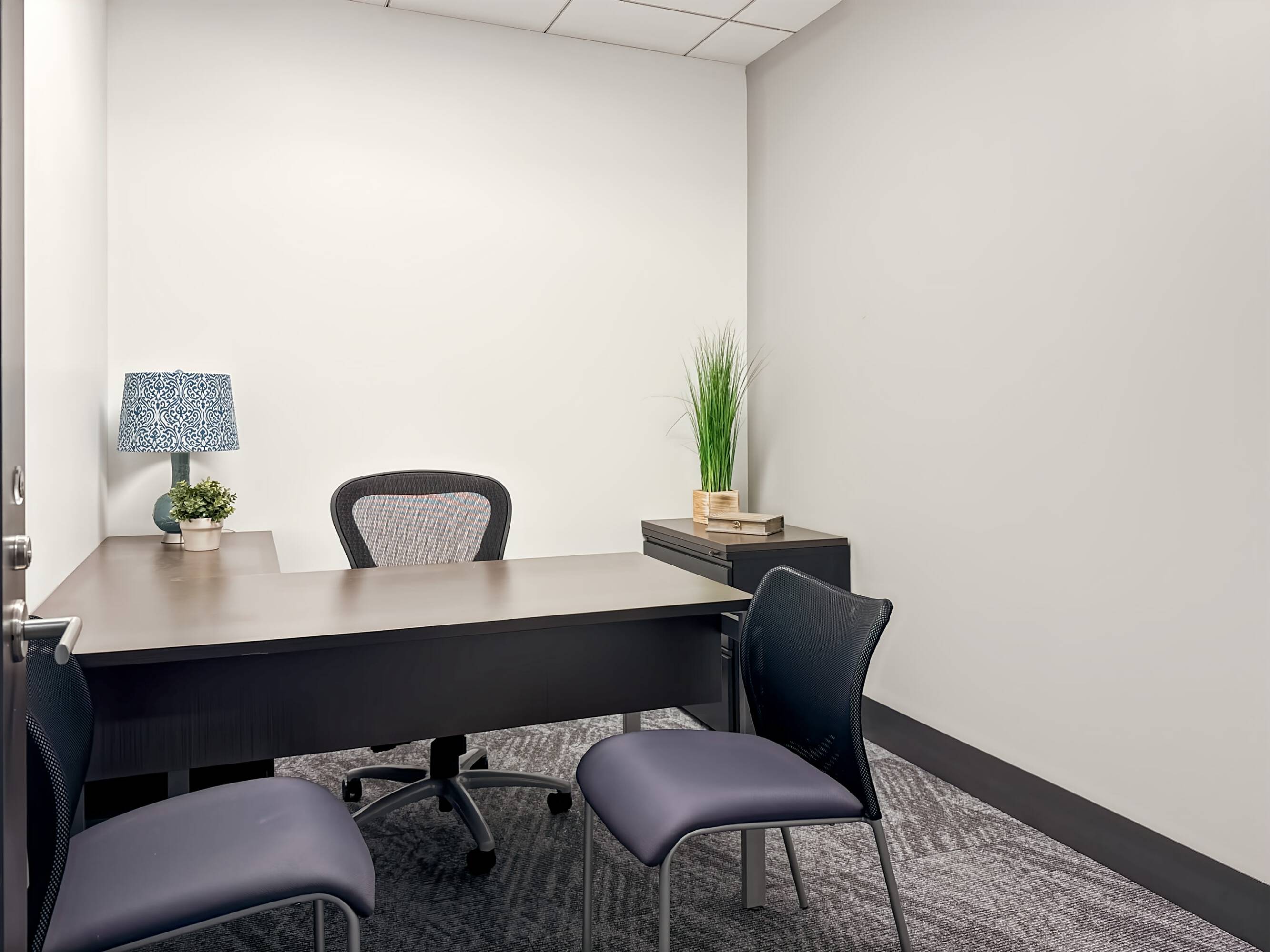 3656633