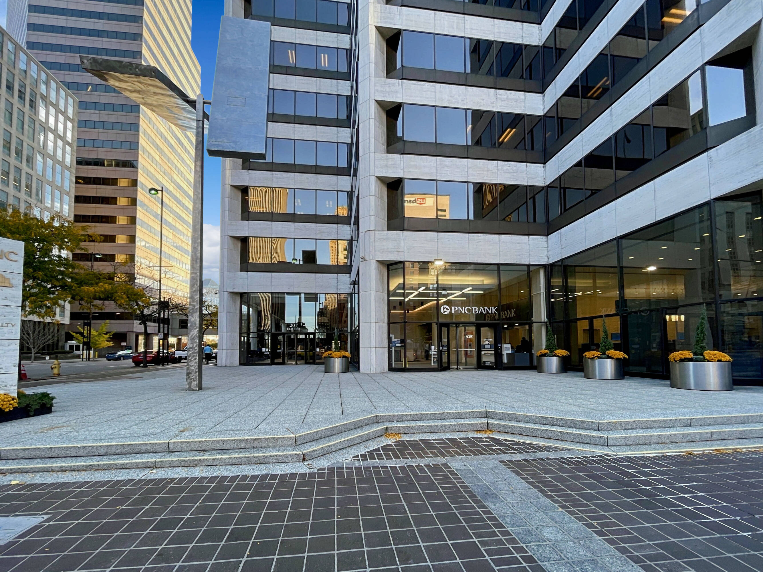 3657852