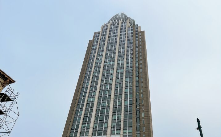 Pictures of Office property located at 11 North Water Street, 10th Floor, Mobile, AL 36602 for lease - image #1