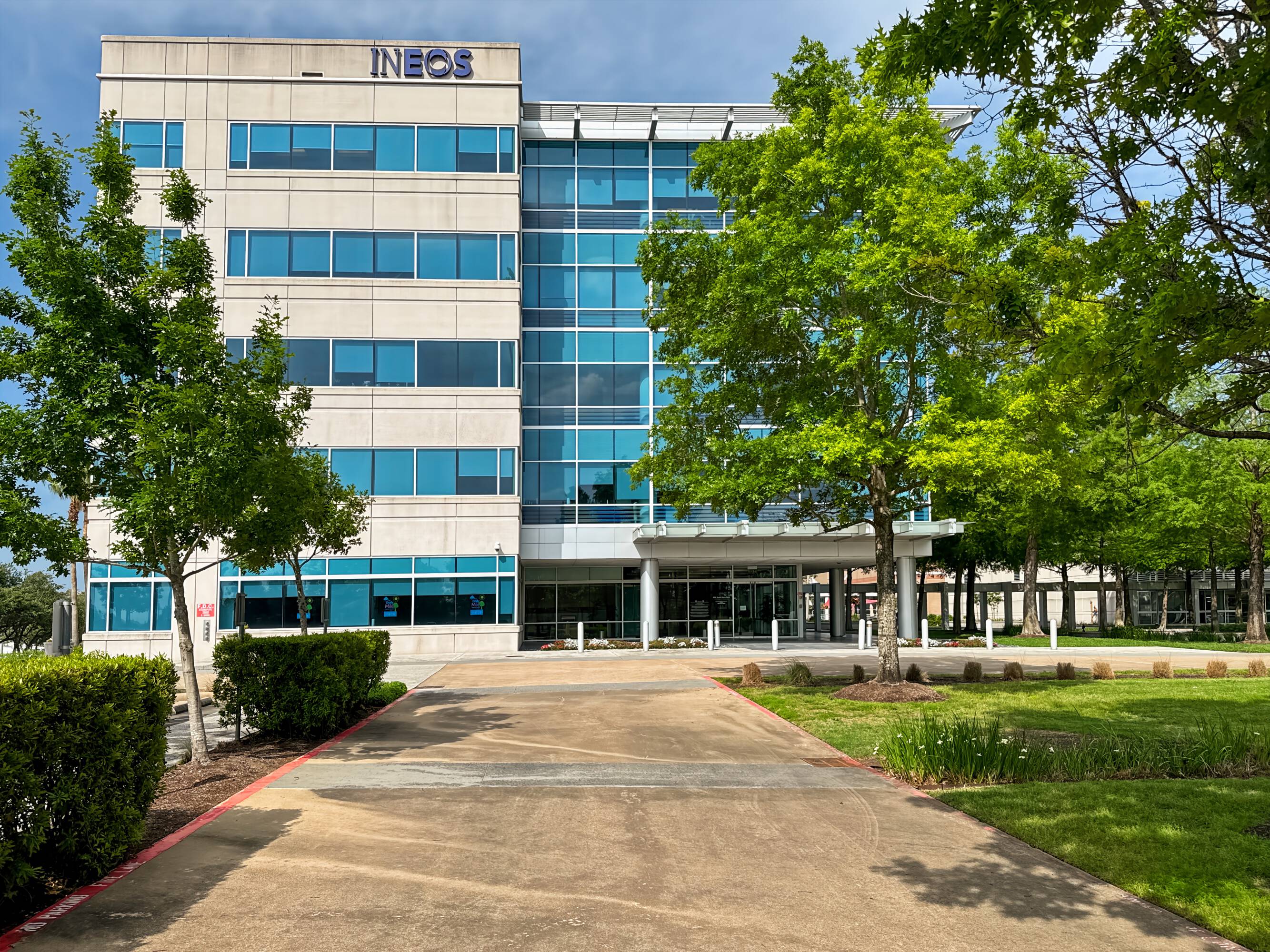 3667454