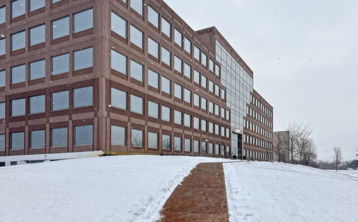 Pictures of Office property located at 1333 Burr Ridge Parkway, Suite 200, Burr Ridge, Lyons Township, IL 60527 for lease - image #1
