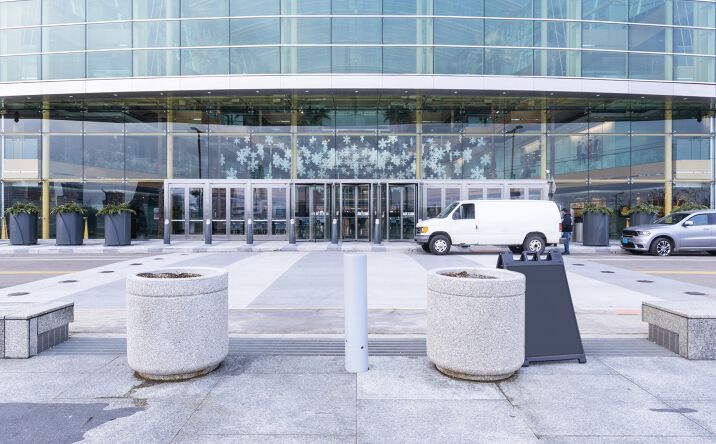 Pictures of Office property located at 400 Renaissance Center, Suite 2600, Detroit, MI 48243 for lease - image #1