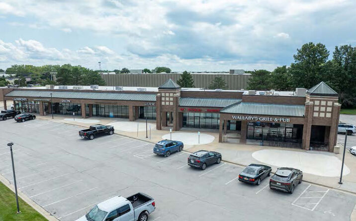 Pictures of Retail property located at 9542 - 9562 Lackman Rd, Lenexa, KS 66219 for lease - image #1