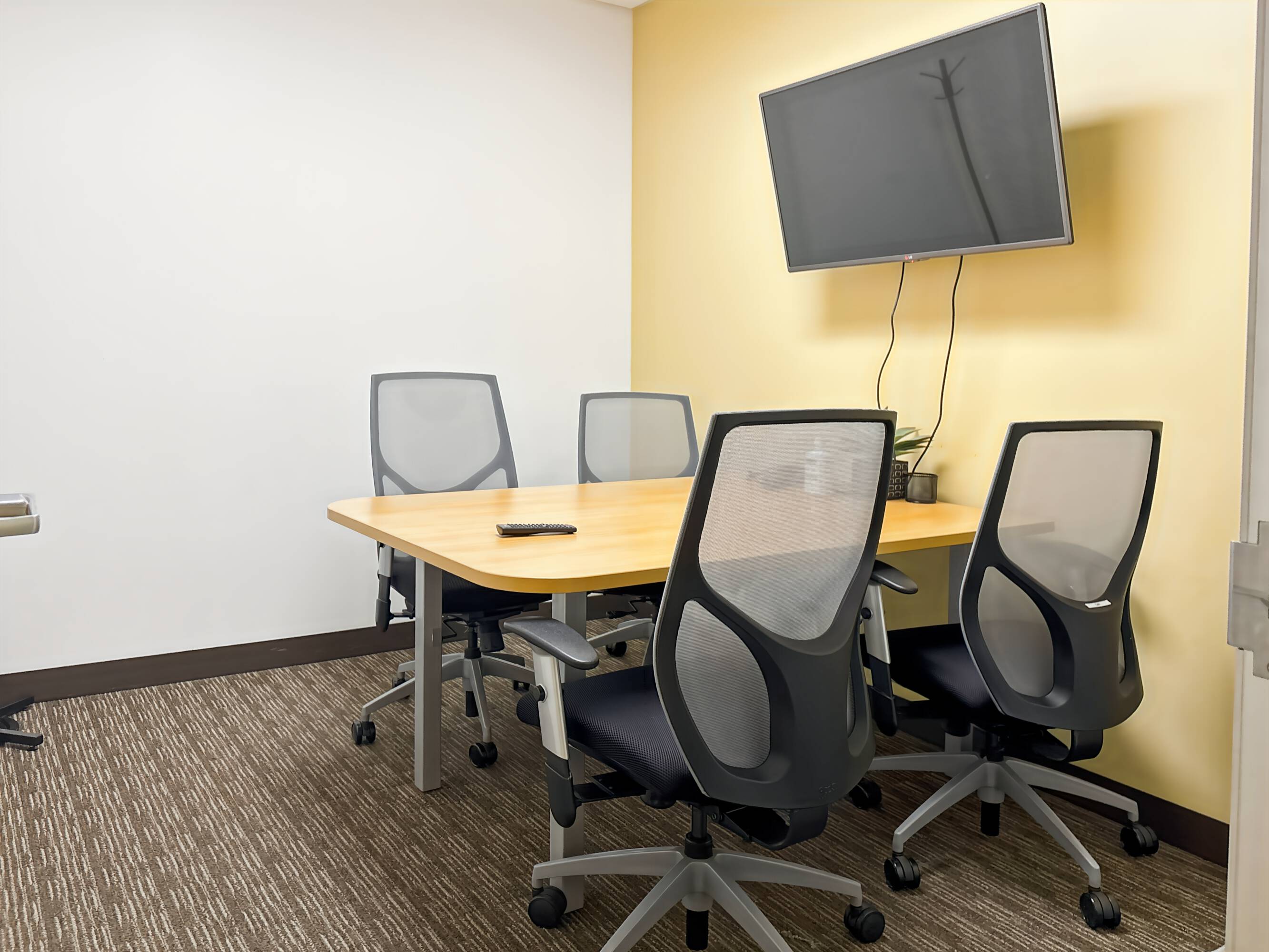 3683316