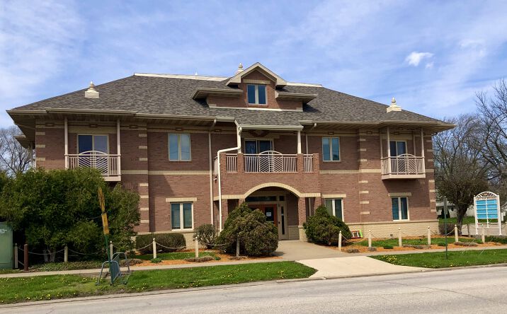 Pictures of Retail, Office property located at 504 North 4th Street, Fairfield, IA 52556 for lease - image #1