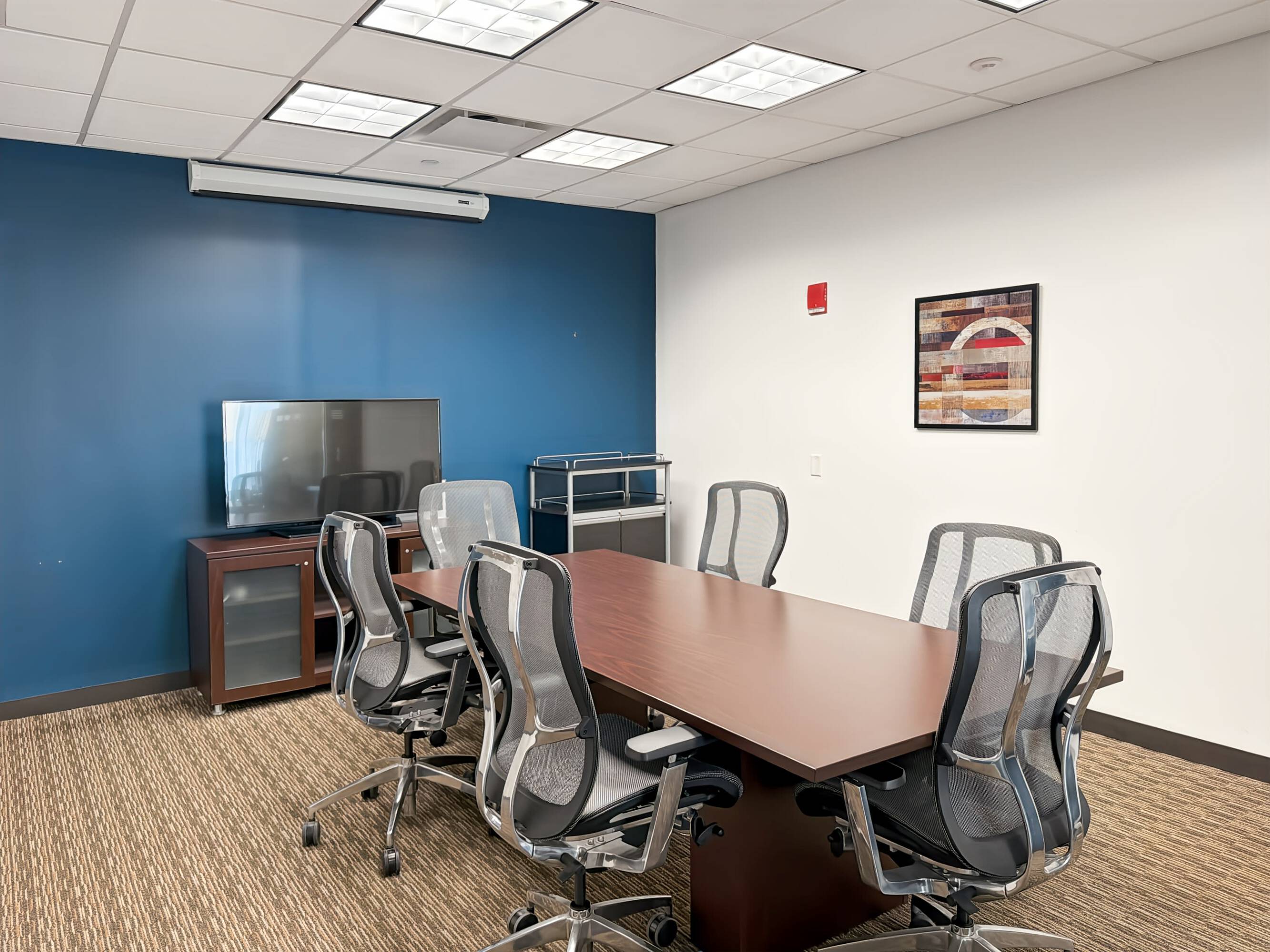 3695996