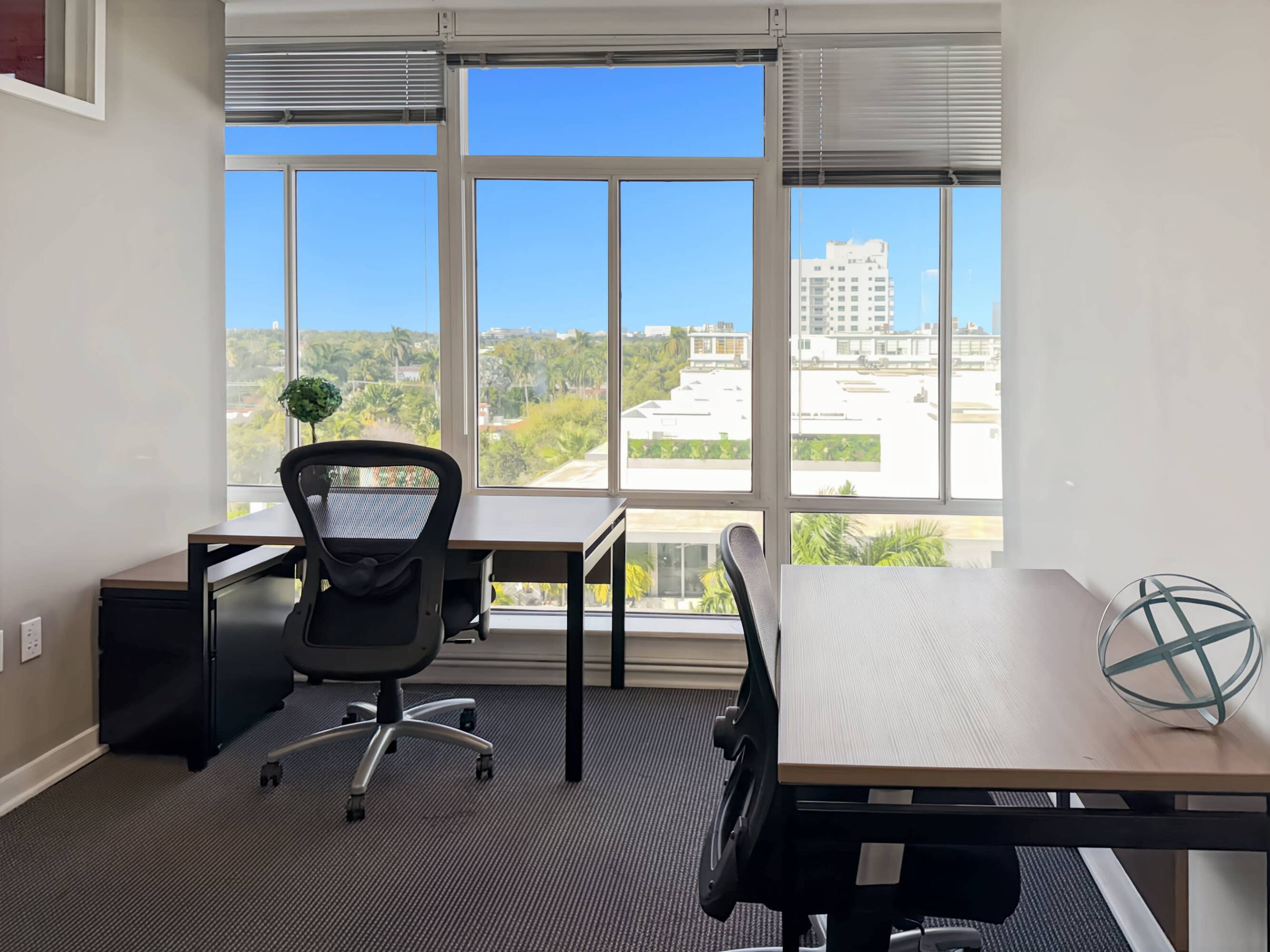 3711738