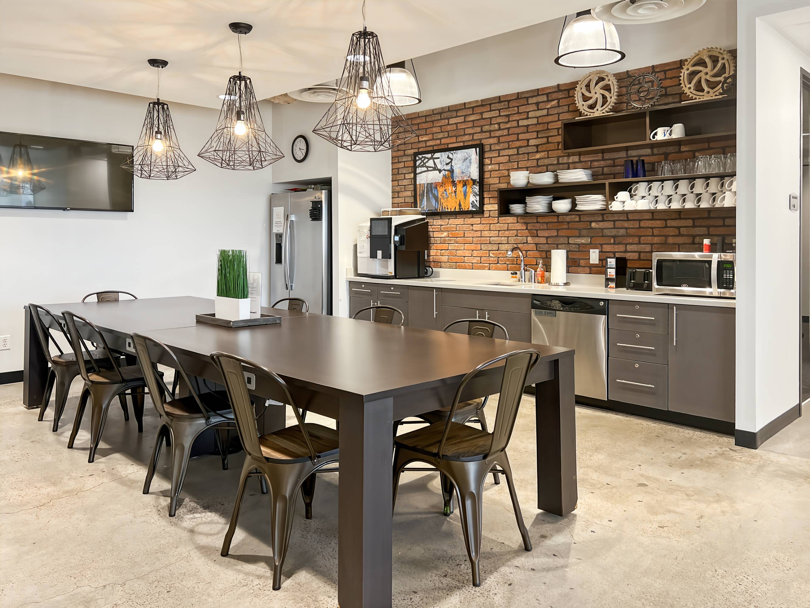 3711929