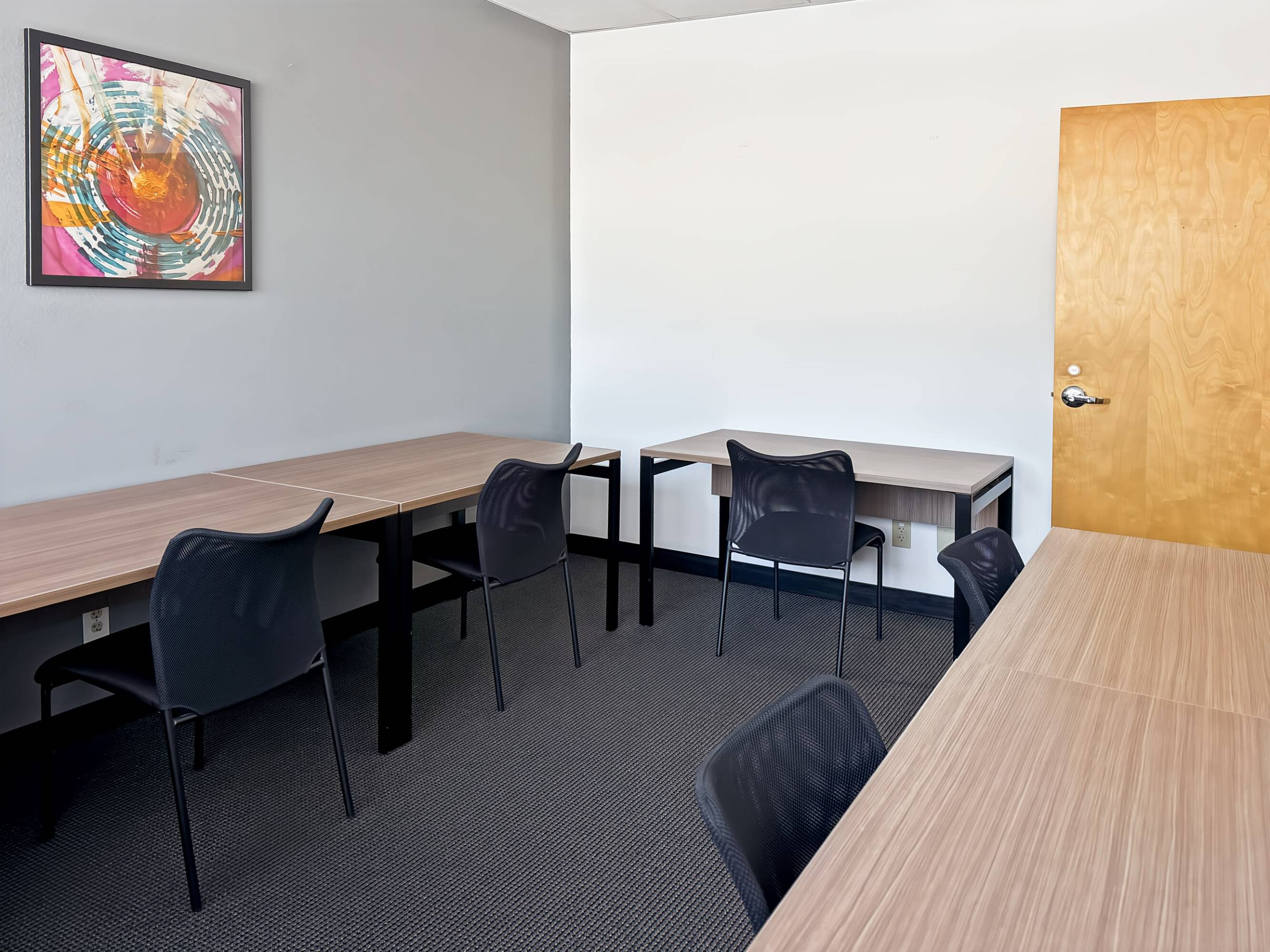 3716918