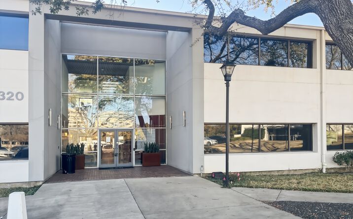 Pictures of Office property located at 320 Decker Drive, Irving, TX 75062 for lease - image #1
