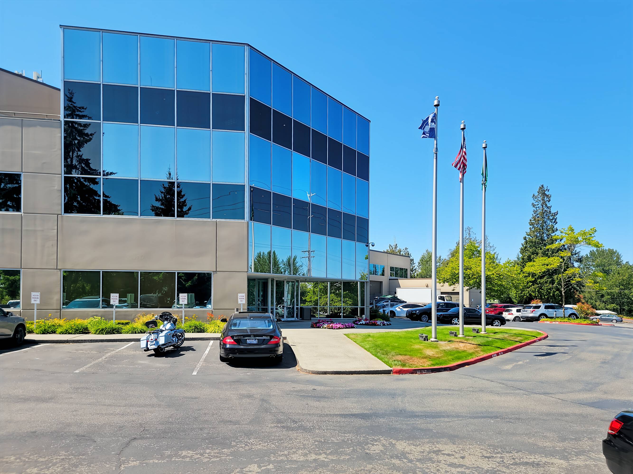 3733966