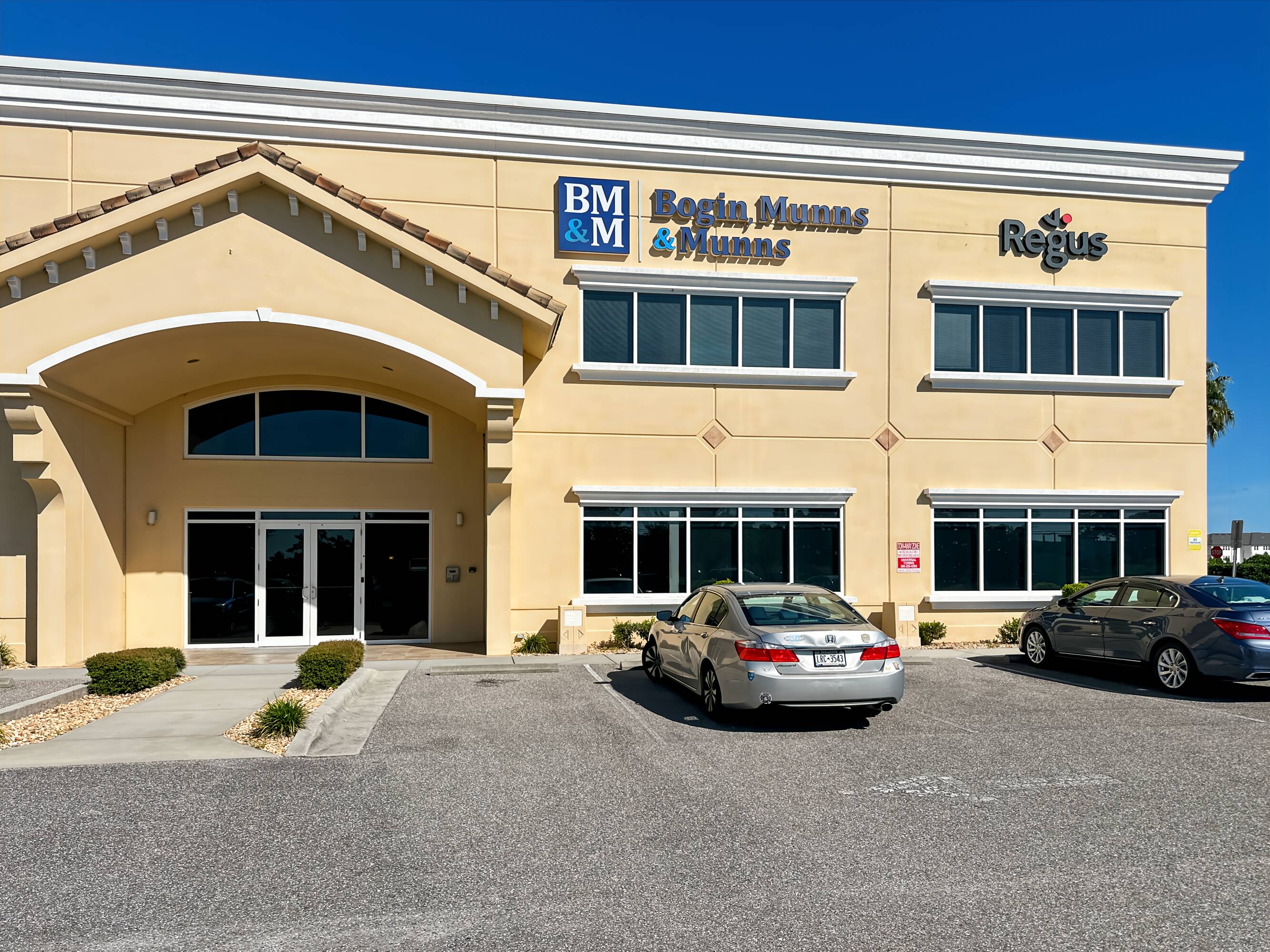 3738886