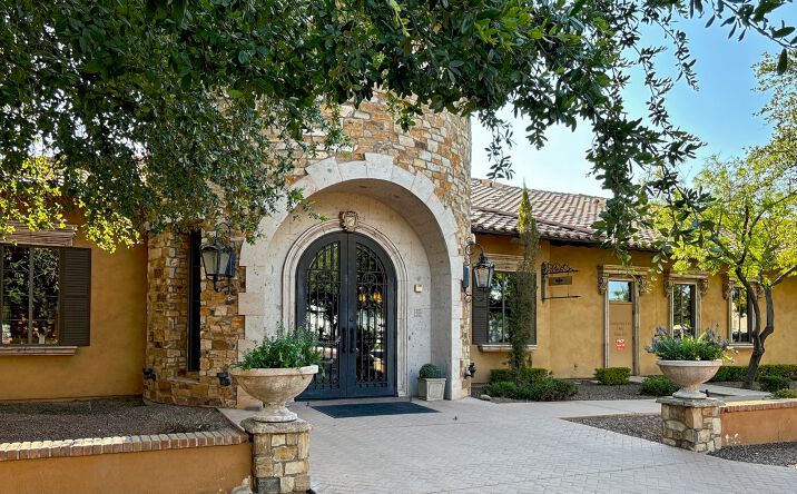Pictures of Office property located at 890 W Elliot Rd, Ste 101, Gilbert, AZ 85233 for lease - image #1
