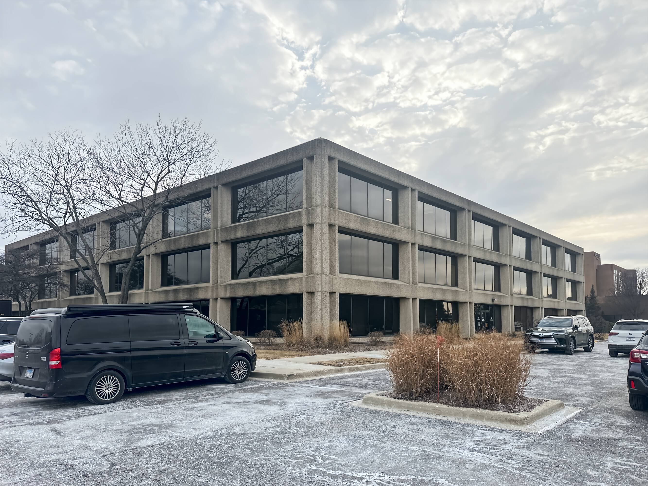 3747513