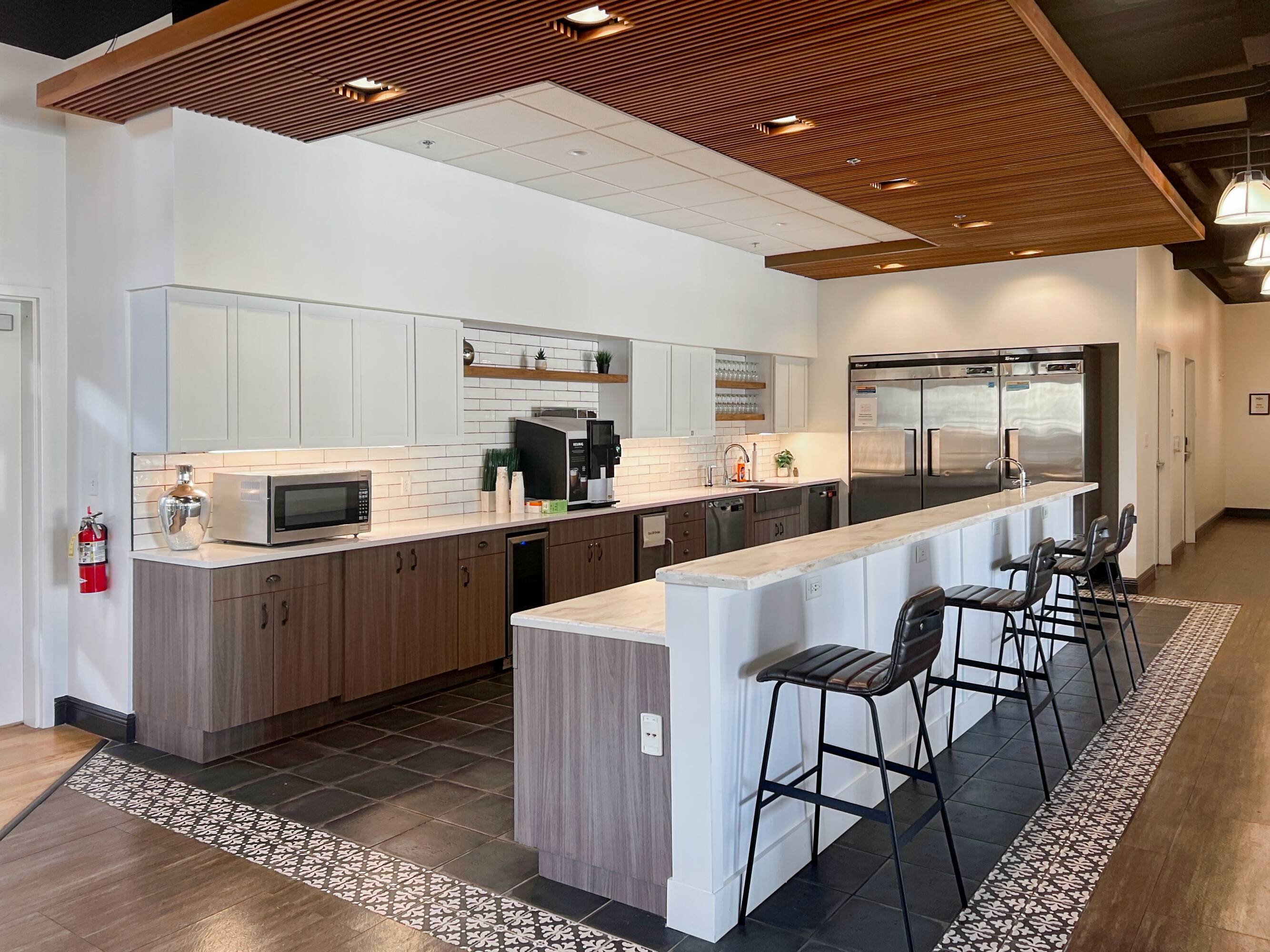 3748053