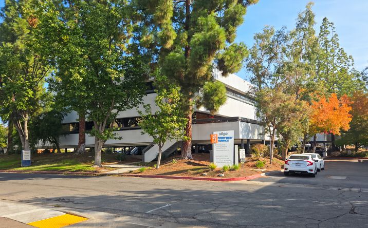 Pictures of Office property located at 1690 W. Shaw Avenue, Fresno, CA 93711 for lease - image #1