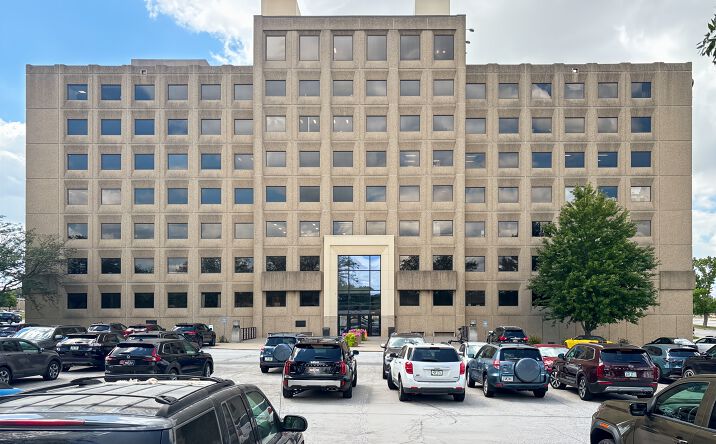 Pictures of Office property located at 1200 Valley West Drive, Suite 200, Des Moines, West Des Moines, IA 50566 for lease - image #1