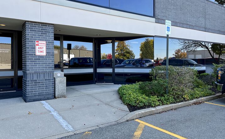 Pictures of Office property located at 4595 Broadmoor Avenue, Grand Rapids, MI 49512 for lease - image #1