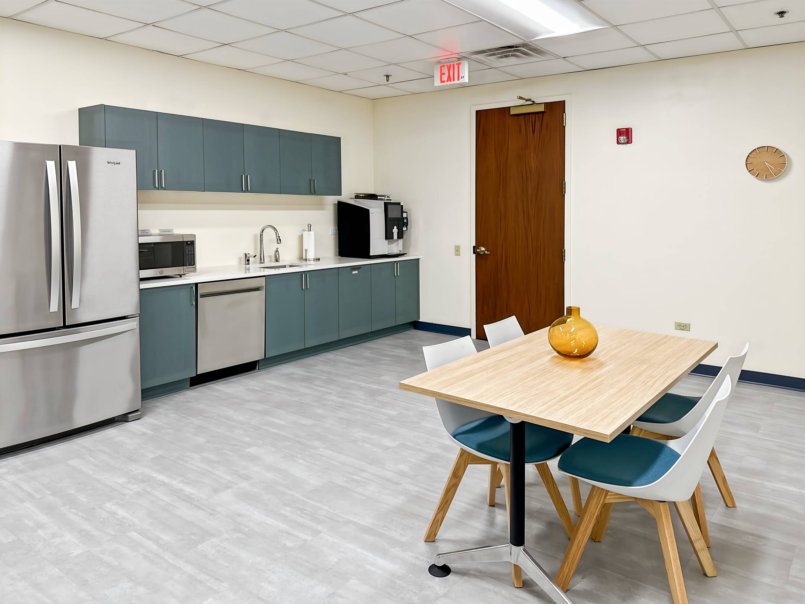 3764073