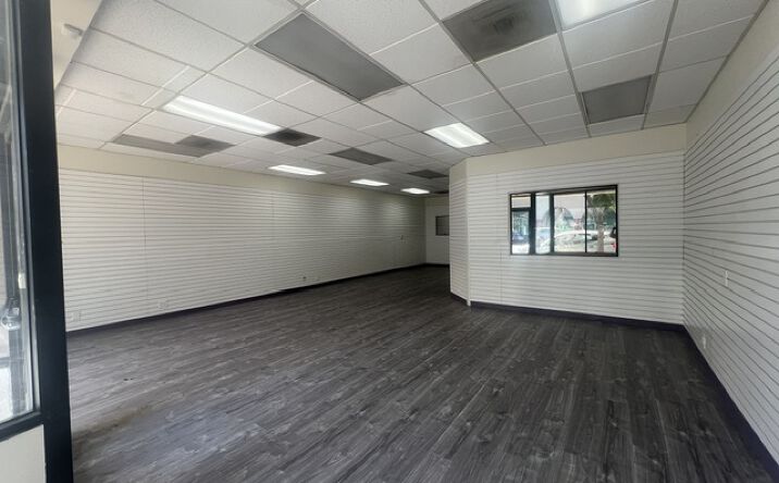Pictures of Retail, Office property located at 6261 Van Nuys Boulevard, Los Angeles, CA 91401 for lease - image #1