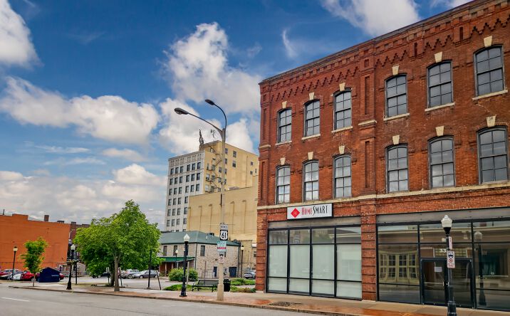 Pictures of Office property located at 332 N Harrison St, Davenport, IA 52801 for lease - image #1