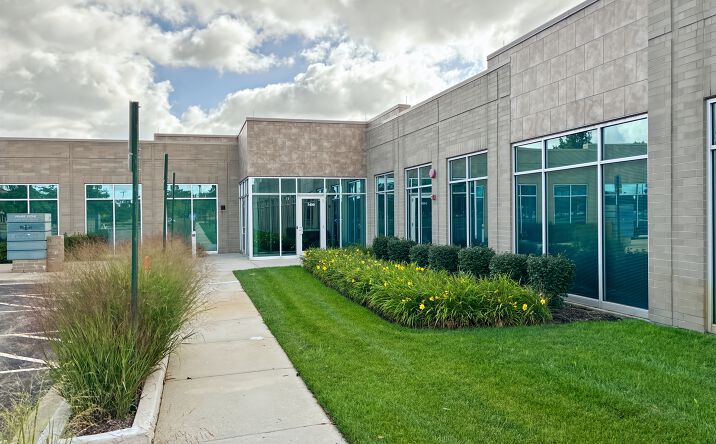 Pictures of Office property located at 5400 Prairie Stone Parkway, Hoffman Estates, IL 60192 for lease - image #1