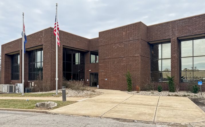 Pictures of Office property located at 5000 Cedar Plaza, St. Louis, MO 63128 for lease - image #1