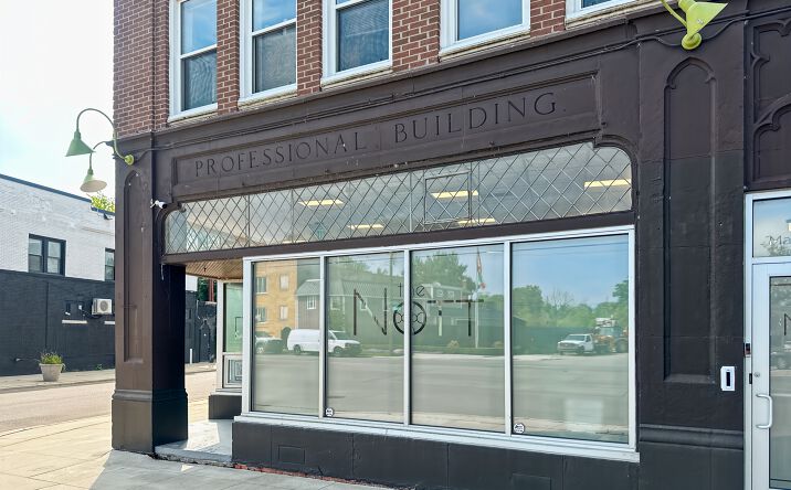 Pictures of Office property located at Mack Ave 1st and 3rd floor Grosse Point Park, Grosse Point Park, MI 48230 for lease - image #1