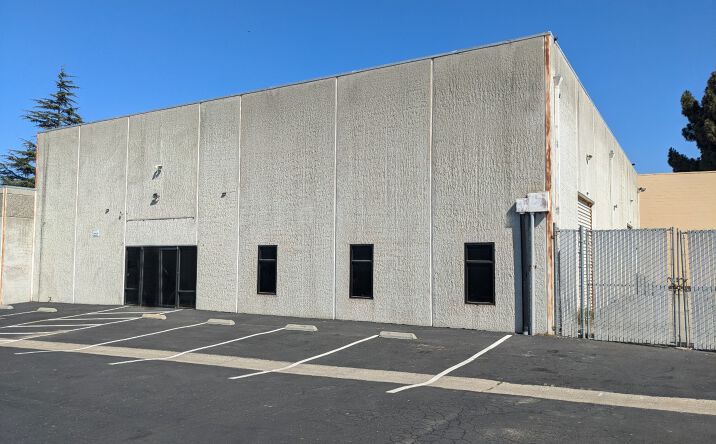 Pictures of Industrial property located at 5 Hangar Way, Watsonville, CA 95076 for lease - image #1