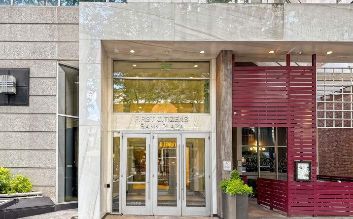 Pictures of Office property located at 128 S.Tryon 18th and 19th Fls Charlotte North Carolina, Charlotte, NC 28202 for lease - image #1