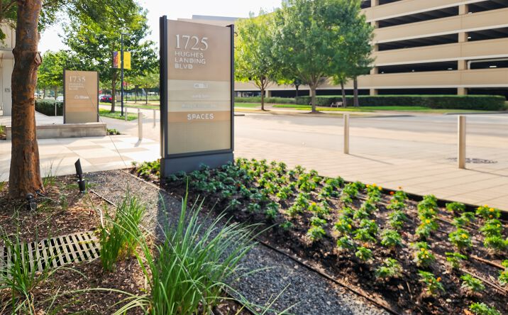 Pictures of Office property located at 1725 Hughes Landing Blvd, The Woodlands, TX 77380 for lease - image #1
