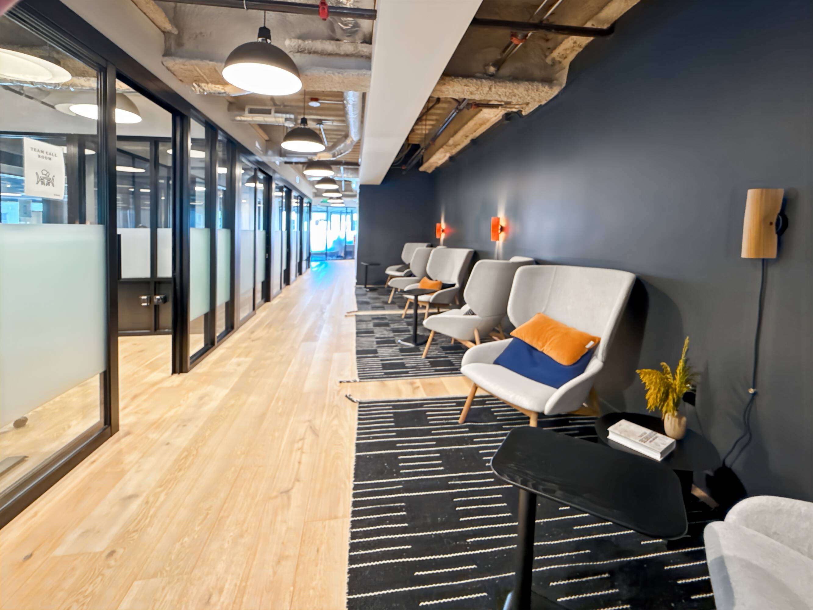 3815928