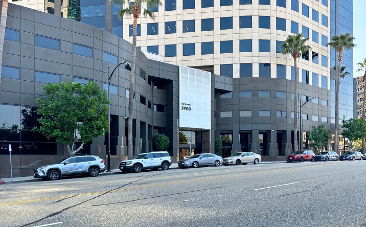 Pictures of Office property located at 3900 W Alameda, Burbank, CA 91505 for lease - image #1