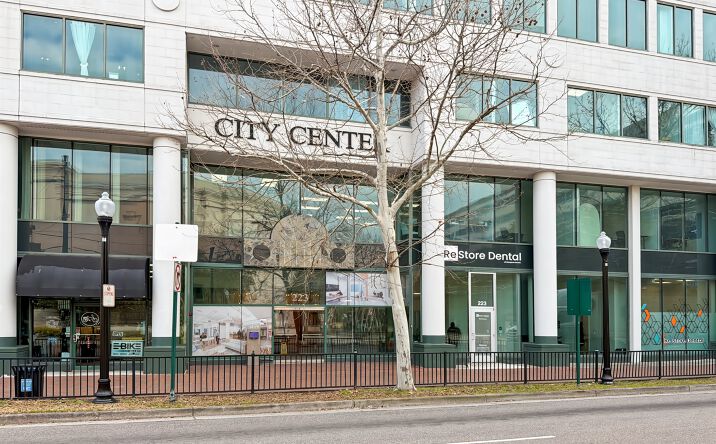Pictures of Office property located at 223 E. City Hall Ave, Norfolk, VA 23510 for lease - image #1