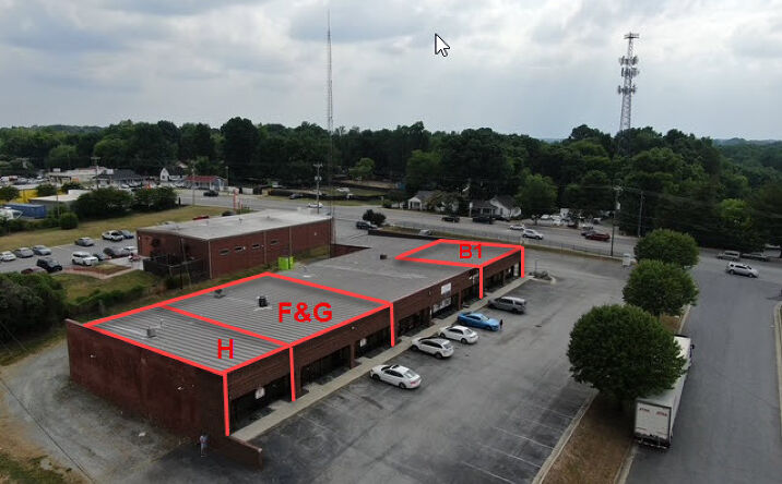 Pictures of Retail, Office, Industrial property located at 2641 RANDLEMAN RD, GREENSBORO, NC 27406 for lease - image #1