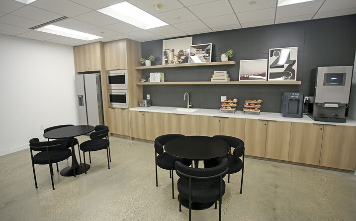 Pictures of Office property located at 9701 Wilshire Blvd, Beverly Hills, CA 90212 for lease - image #1