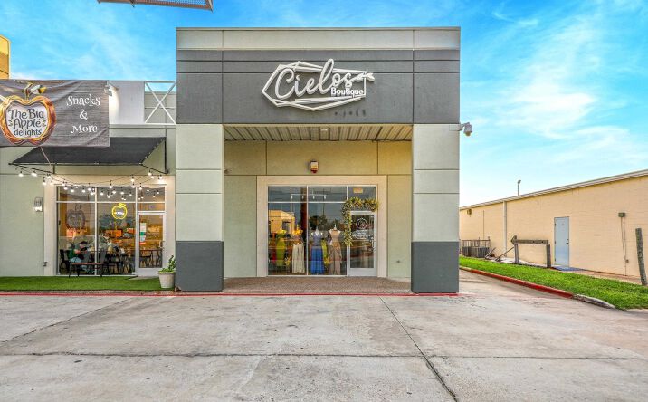Pictures of Retail property located at 8602 McPherson Rd, LAREDO, TX 78045 for lease - image #1