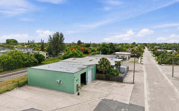Pictures of Industrial property located at 2514 Park Street, Lake Worth Beach, FL 33460 for lease - image #1