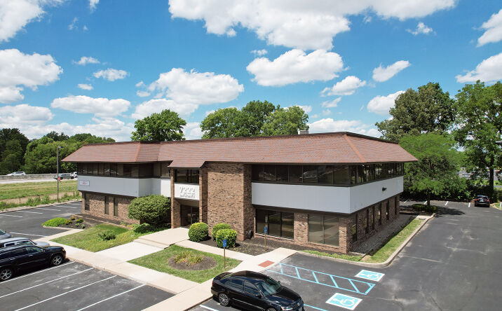 Pictures of Office property located at 7222 Shadeland Avenue, Indianapolis, IN 46250 for lease - image #1