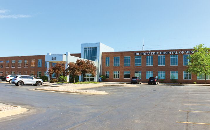 Pictures of Retail property located at 525 West River Woods Parkway, Glendale, WI 53212 for lease - image #1