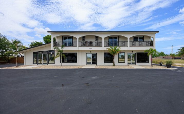 Pictures of Retail, Office, Special Purpose property located at 17707 San Carlos Boulevard, Fort Myers Beach, FL 33931 for lease - image #1