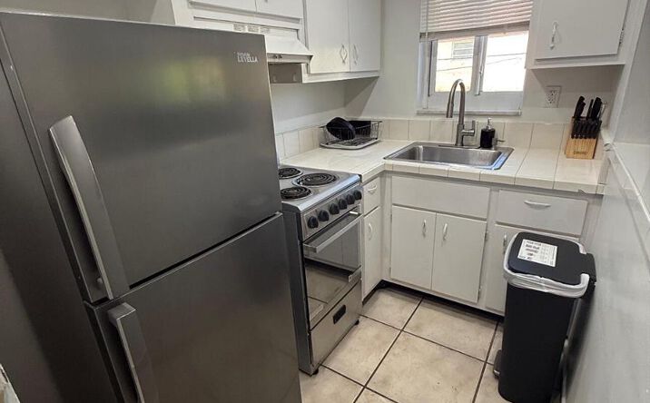 Pictures of Special Purpose property located at 811 SE 16th Street, Fort Lauderdale, FL 33316 for lease - image #1