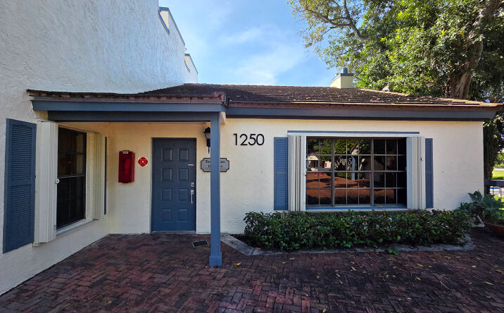 Pictures of Office property located at 1250 S Federal Hwy, Suite 101, Boynton Beach, FL 33435 for lease - image #1