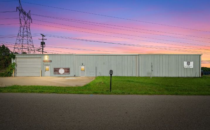 Pictures of Industrial property located at 1761 Jardco Dr, Clarksville, TN 37040 for lease - image #1